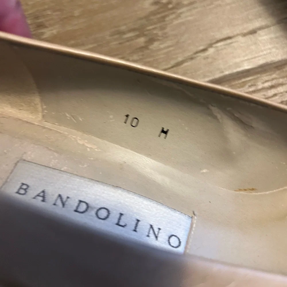 Bandolino size 10 cream pump